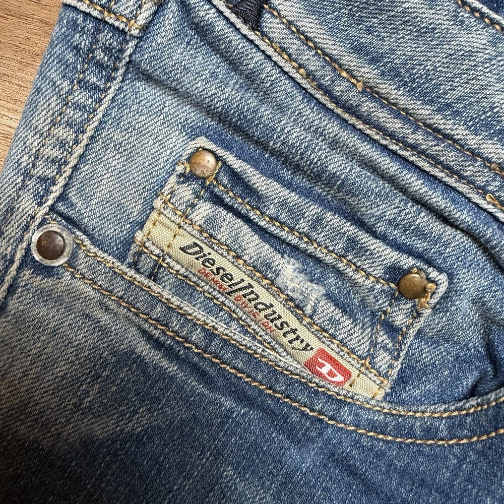 Diesel Vixta Jeans Women 32x32 Blue Flared Stretch Denim Dirty Wash Italy Y2K - Picture 9 of 16